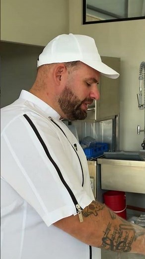 Fugazzeta: How to Prepare Onions for Pizza
