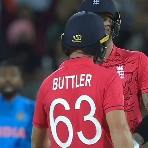 Alex Hales Explores Indian Cooking Techniques