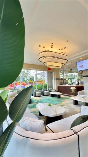 𝘗𝘪𝘵𝘢 | 𝘙𝘦𝘷𝘪𝘦𝘸𝘦𝘳 • 𝘓𝘪𝘧𝘦𝘴𝘵𝘺𝘭𝘦 • 𝘛𝘳𝘢𝘷𝘦𝘭𝘭𝘪𝘯𝘨 on Instagram: "✨ Hotel bintang 4, vibes-nya bikin betah ✨ Sekarang hadir dengan nama baru, Astanaraya Suites Hotel 🤍 Kamarnya nyaman, fasilitas lengkap, servicenya ramah, plus ambience-nya tenang banget. Sempat hadir juga di grand opening rebranding,, experience-nya hangat & berkesan ✨ Buat staycation atau business trip, hotel ini bisa masuk wishlist kamu. Save dulu, staycation kemudian😉 @astanarayahotel #astanarayasuitesh