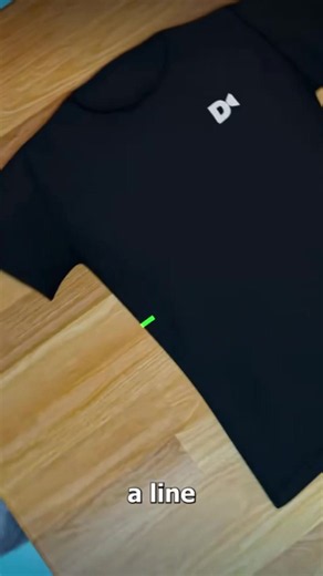 Fold a Shirt in 2 Seconds: Fast T‑Shirt Folding Method