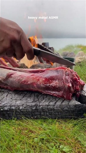 Tuning my bone xylophone for tonight's dinner. 🦌🔪 #deer #knife #norway #asmr