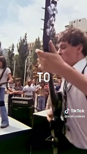 AC/DC - It's a Long Way to the Top (If You Wanna Rock n’ Roll) ⚡️