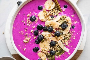 Dragon Fruit Smoothie Bowls
