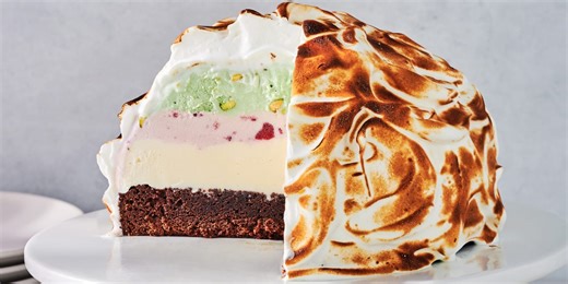 Baked Alaska Is The Most Impressive Ice Cream Cake We'll Never Get Tired Of