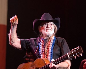 Willie Nelson Announces Dates For 2026 ‘Outlaw Music Festival Tour’ | Whiskey Riff