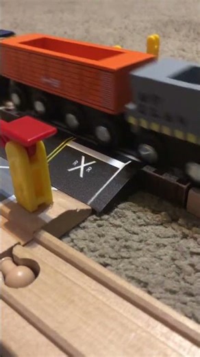 csx gp40 at crossing