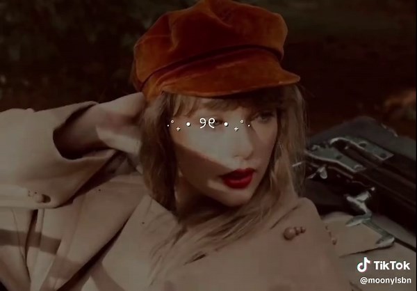 burning red. #fyp #lirycs #taylorswift #red #taylorsversion #wlw #moonylsbn