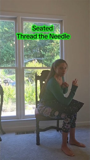 Chair Yoga with Lee | Seated Thread the Needle 🧘‍♀️ #ChairYoga #SeniorFitness #Stretch