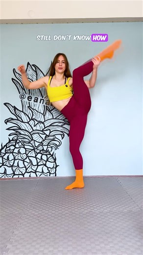 Standing Split Easy Tutorial 🔥😱 #easytips #standingsplit #howto #tutorial