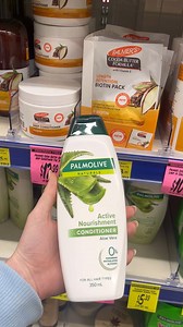 Palmolive Naturals Shampoo and Conditioner is infused with 100% Natural Aloe Vera Extract, actively treating and nourishing each strand for strong, shiny hair that is easy to style. 💁‍♀️ Shop now and take 40% off RRP across selected Palmolive haircare range! | Chemist Warehouse