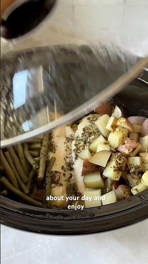 Crockpot chicken, potatoes & green beans recipe, easy, gf/df, healthy dinner 🤎recipe below⬇️ enjoy!