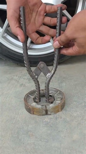 Genius DIY Bearing Puller Tool 😱 | Made from Scrap Steel! #Shorts”