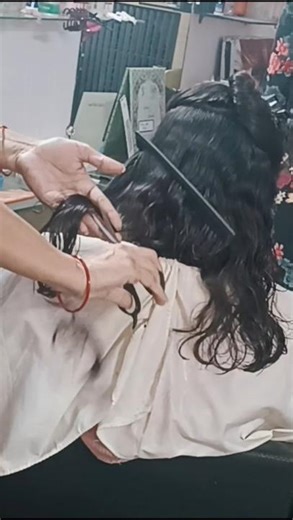 round haircut with unique technique style//try this video #hairstyle #youtubeshorts