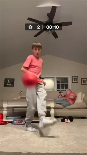 How many kicks in 10 seconds? ⏱️ ⚽️