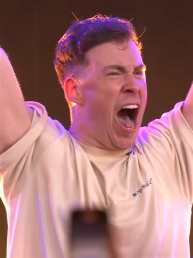 Hardwell's Epic Finale at Tomorrowland 2025