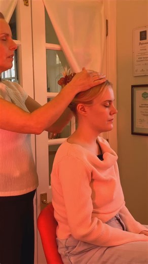 Serene stillness and connection. This is what a true Indian Head Massage unlocks. Here my friend Melissa experiences the depth of silence and oneness only achievable through intended movement of Qi and pauses found in this treatment. Link to complete treatment in bio @asmr.beauty.channel #asmr #unintentionalasmr #indianheadmassage #massage #therapy | Victoria Therapy ASMR