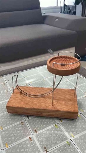 An impossible perpetual motion device?