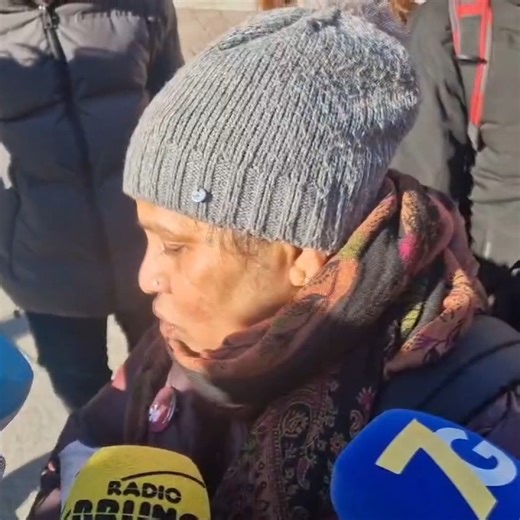 ÈTV RETE7 on Instagram: ""Bologna era una città per tutti, adesso è una città per pochi". È l'allarme lanciato alla vigilia dell'ennesimo sfratto rinviato nel capoluogo emiliano, che giovedì mattina potrebbe diventare esecutivo per Helena Kamal, 50 anni, lavoratrice nel settore delle pulizie e affetta da una grave cardiopatia. Giovedì 15 gennaio un ufficiale giudiziario dovrebbe presentarsi nell'appartamento di via Niccolò dell'Arca, dove la donna vive da 17 anni. Lo sfratto, già rimandato quatt