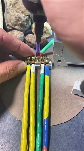 How To One Wire Four Out Quick Connection Method