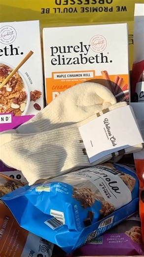 Purely Elizabeth on Instagram: "✨GIVEAWAY!✨ We’re so grateful for this community and all the love you’ve shared with us this year. To say thank you, we’re giving 5 lucky winners a special Purely Elizabeth mailer filled with our favorite fall goodies. Here’s how to enter: ✨ Like this post ✨ Follow @purely_elizabeth ✨ Tag a friend you’re grateful for in the comments (each tag = one entry) ✨ Share this post to your story for an extra entry Giveaway closes Nov 10 at 11:59pm PST. Winners will be cont