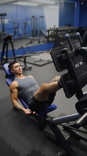Leg press VS leg extension, which one grows your legs faster? | Jeremy Ethier