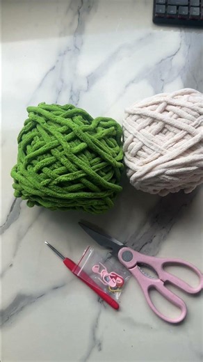The Chubbiest Little Crochet Bird 🐦 Cute Amigurumi Short