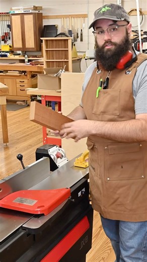 The jointer is the perfect tool for making a perfectly flat face, and another that is perpendicular. #woodcraft #woodworking #woodwork #wood #DIY #maker #powertools #tools | Woodcraft
