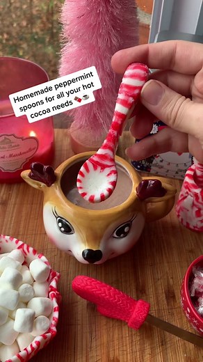 DIY Homemade Peppermint Spoons for Festive Hot Cocoa