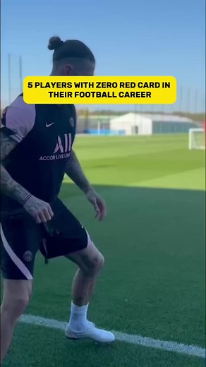 5 Football Players Never Receiving a Red Card