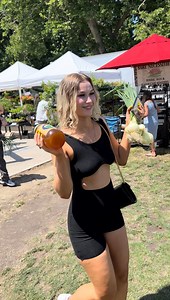 869K views · 33K reactions | Mi suegra nos invito de compras al mercado local (hay muchas cosas interesantes en el mercado) | JC and Sondra | Facebook