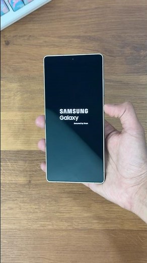 Samsung S25 Ultra Unboxing & Screen Protector Installation!