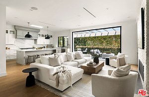 17807 Valley Vista Blvd, Encino, CA 91316 - MLS 24-358511 - Coldwell Banker