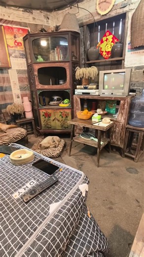 The dogs made a strategic adjustment at noon. #Chinese Pastoral Dog #Cute Pet Debut Plan #Animal‘s Confusing Behavior #Dog #Cute Pet