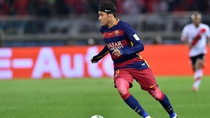 Neymar canta en un concierto