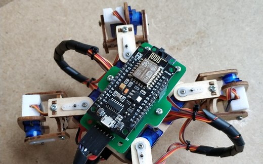 自制基于esp8266和pca9685的四足机器人。