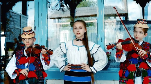 14K views · 267 reactions | Maria Buga - Maramureș plai cântat. Această maramureșeancă talentată a lansat de curând un nou cântec și vă invită cu drag să-l ascultați. E frumos, ritmat și cu siguranță vă va binedispune. | Direct MM | Facebook