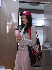 Shu Qi ends No Yeye No Tea commercials and greets everybody | Wonderful Shu Qi