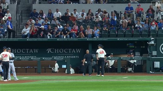 Jacob deGrom leaves with injury