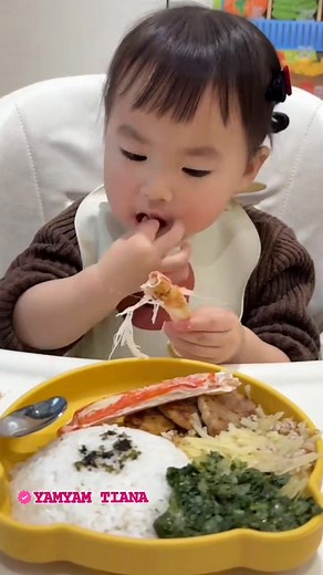 Little Baby Tiana 💜🌸 A good eater ever since 😍❤️ #reelsvideoシ #followmeシ゚ #reelsviralシ #fypシ゚viralシ #viralreelsシ #viralreels #reelsvideo #yamyam #tiana #like #share #follow #followers #reelsvideo #viralreels | YamYam Tiana