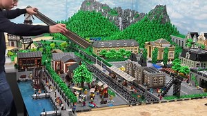 Exploring the Curved Double Train Tunnel - LEGO City Update