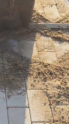 Compacting the sand with a paving block compactor is important for the sand to be completely filled.