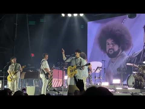 Vampire Weekend performs "Jersey Girls" at The Wellmont Theater