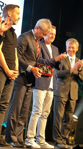 When ASUS & NVIDIA team up for around 30 years straight… you get powerful graphics cards. 🔥 👀 Look who’s in the house at #ROGGamescom2025! 🎉 John Milner, VP of Worldwide GeForce Sales at #NVIDIA, is here to celebrate a strong, long-term partnership! Get ready to feel the amazing vibe and witness the future gaming! 🚀 #ASUSGraphicsCard30 | ASUS Republic of Gamers