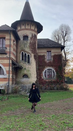 #witch #wicca #wiccanwitch #goth #halloween #halloweenlook #vampire #witchtok #witchcraft #witchyvibes #gothicgirl #gothicfashion #corset #witchoutfit