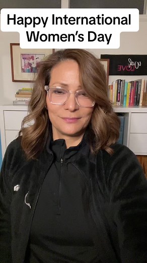 #greenscreen wishing you a glorious international women’s day, celebrating the amazing woman, Felicia, MontaAlegre. The wife of Leonard Bernstein she was a magnificent woman! She was a political activist, who fought for racial equality, and was a great actress in her own right! I do want to highlight the cultural appropriation and unfair labor practice of a job taken away from the Latino community, by the casting of cary Mulligan in the role of a Latina. #InternationalWomen’sDay #Maestro #FYP #C