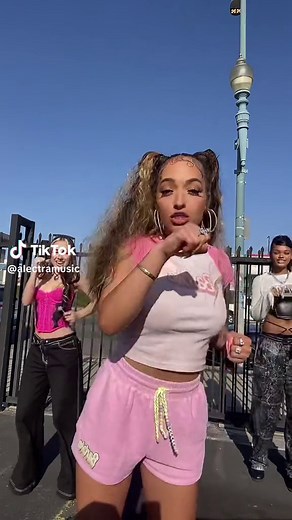 Dance Challenge by Capri ft. Jordan Leftwich