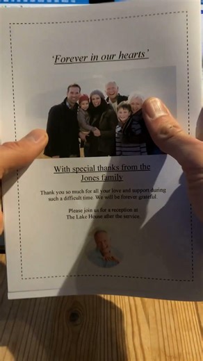 Funeral Programs Made Easy: What actually goes inside a funeral program #funeral