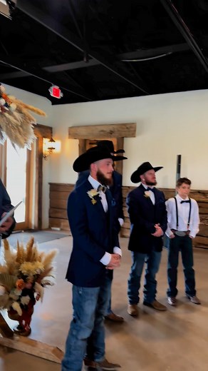 1.2K reactions · 7 comments | When your bride is a SHOWSTOPPER and you know EXACTLY what angle to get as she walks down the aisle! #mullinswedding #weddingvideography | Leslie Reece | Facebook