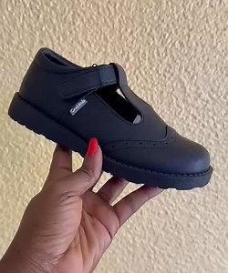 School shoes❤️❤️❤️ Sizes 32,36 @3500 To order whatapp me or call 0795412728 | Kiddy Kidz Palace