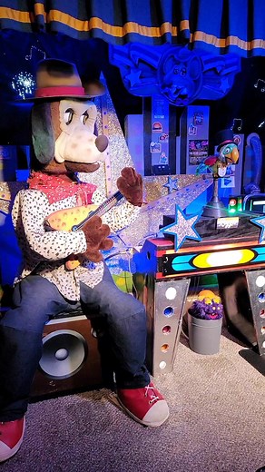 Chuck E. Cheese's Live Show Performance 2002 Version